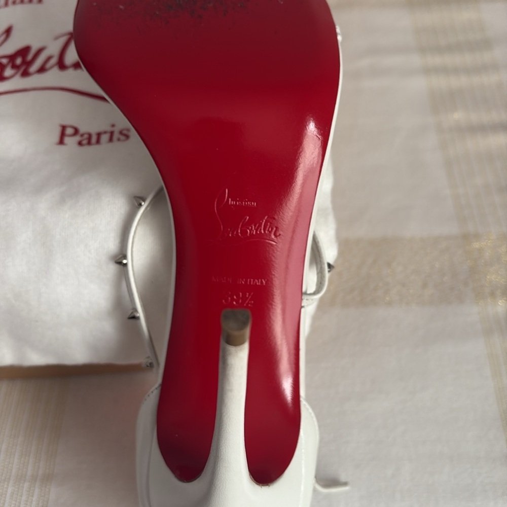 DESIGNER Christian LOUBOUTIN RED BOTTOMS, worn Once! Size 39.5. - Picture 10 of 15